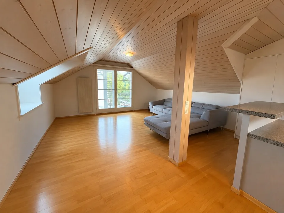 Helle & schöne 2.5 Zimmer Wohnung mit Balkon