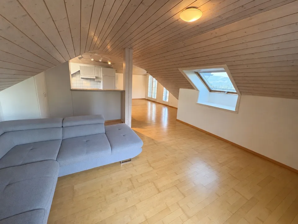Helle & schöne 2.5 Zimmer Wohnung mit Balkon