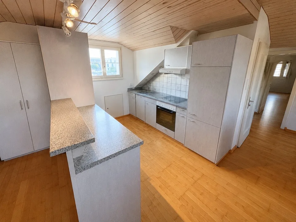 Helle & schöne 2.5 Zimmer Wohnung mit Balkon