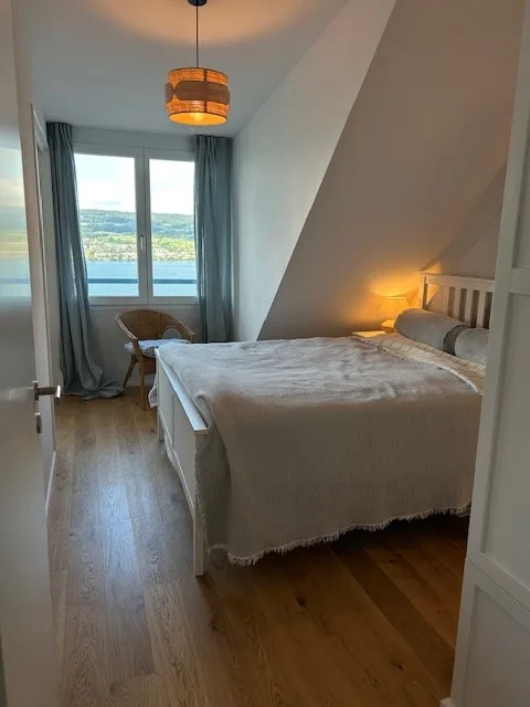 Freundliche, voll möblierte 2.5-Zimmer Wohnung (51.5 m²) mit Seesicht zur Untervermietung in Horgen Oberdorf