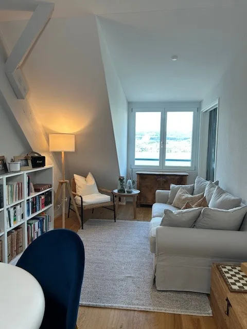 Freundliche, voll möblierte 2.5-Zimmer Wohnung (51.5 m²) mit Seesicht zur Untervermietung in Horgen Oberdorf