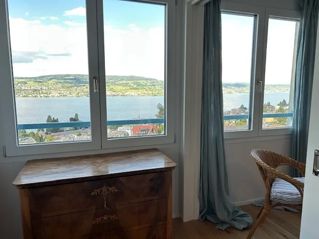 Freundliche, voll möblierte 2.5-Zimmer Wohnung (51.5 m²) mit Seesicht zur Untervermietung in Horgen Oberdorf