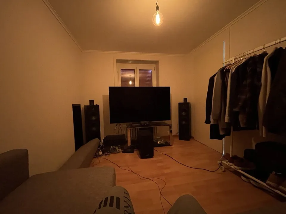 WG Zimmer in Rotmonten zuvermieten (5.5 Zimmer WG mit 2 Mitbewohner)