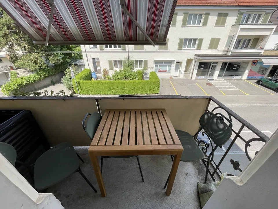 WG Zimmer in Rotmonten zuvermieten (5.5 Zimmer WG mit 2 Mitbewohner)