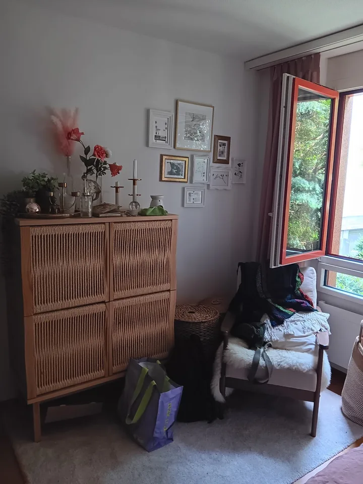 Vollständig möbliertes Schlafzimmer mit eigenem Bad Großartige Lage