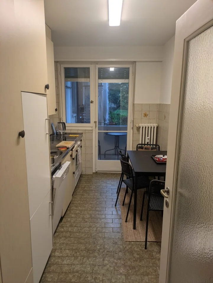 Sonniges Zimmer mit Balkon nähe Biozentrum