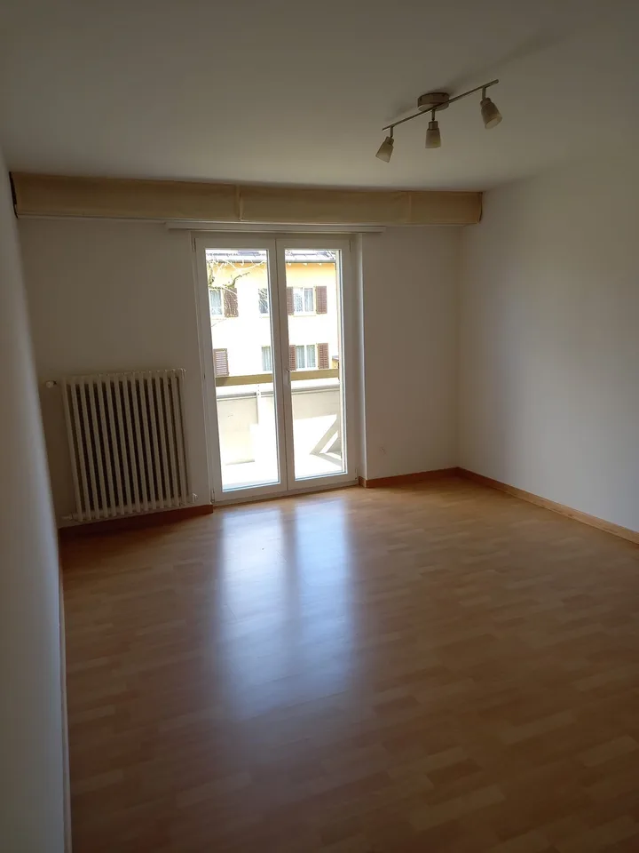 Helle 2-Zimmer-Wohnung mit Balkon in Zürich
