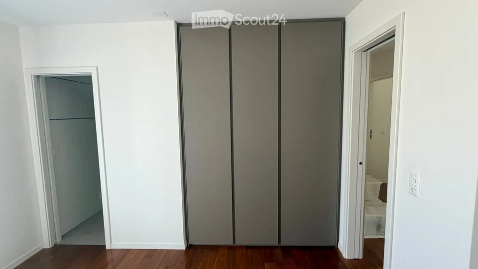 Schönes helles und geräumiges Apartment mit großer sonniger Terrasse in St-Prex