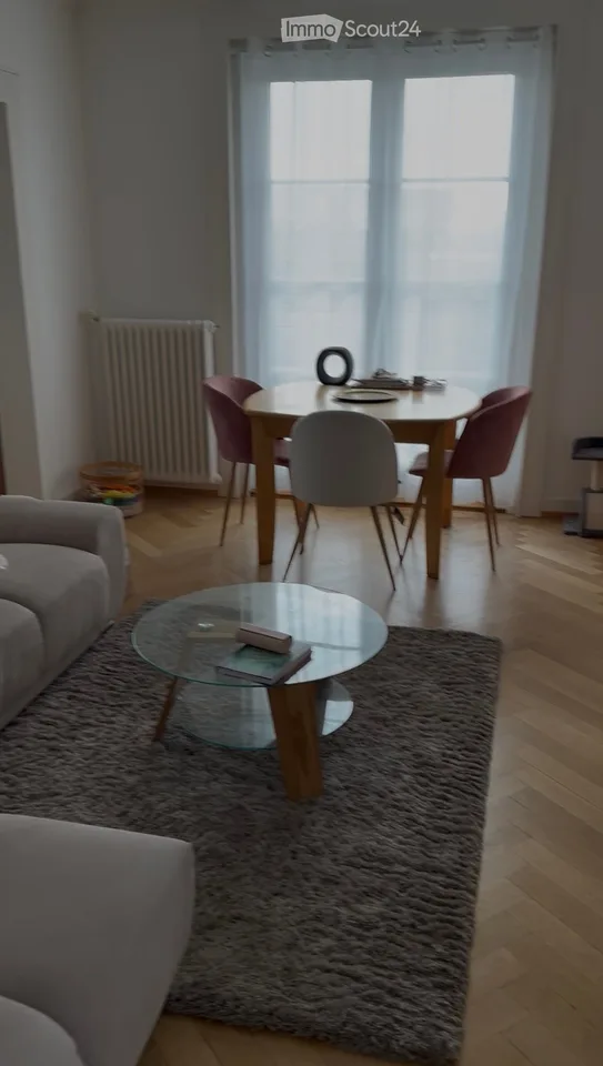 Magnificent bright apartment, with lake view, charm and parquet, opposite CHUV