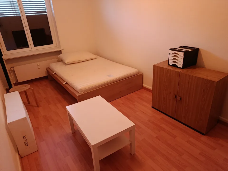 A Cozy Furnished Room Available