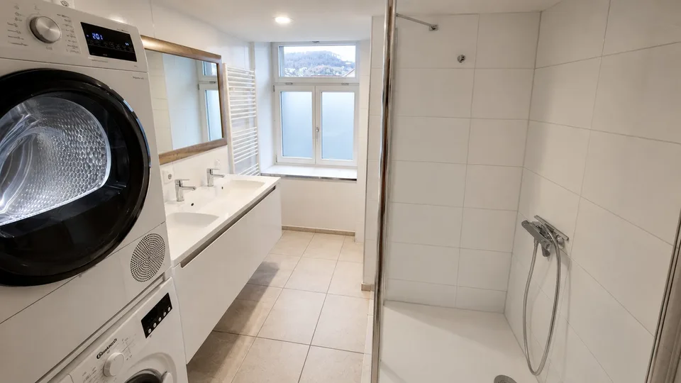Modernes Zimmer in Klingnau  möbliert, hell & mit schöner Garten-Terrassennutzung