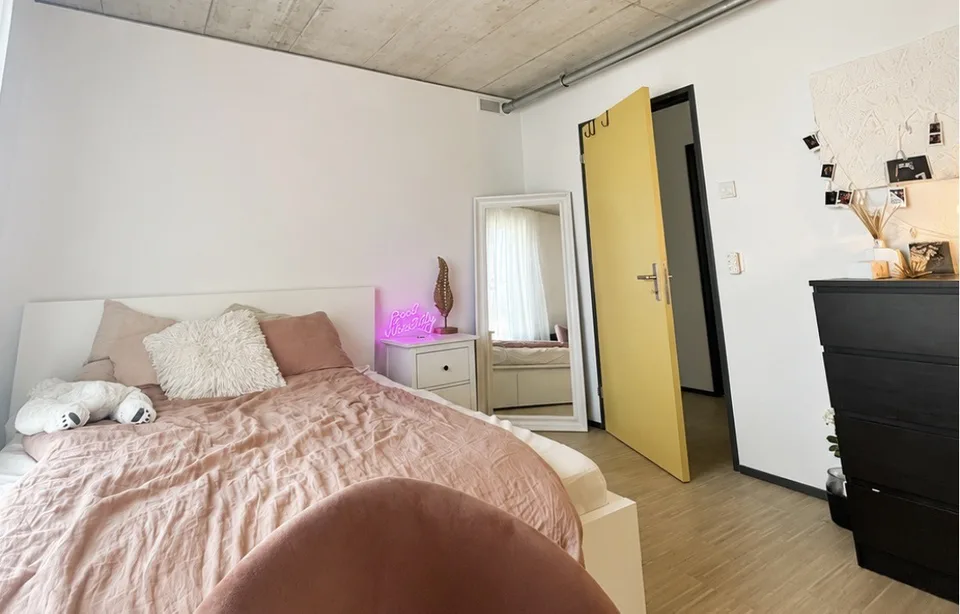 Mitbewohnerin gesucht  Helle 4.5-Zimmer-Wohnung in Bülach per Nov/Dez 26