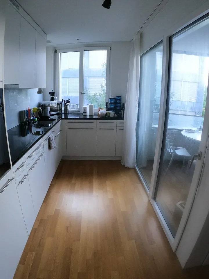 Möbliertes WG-Zimmer mit eigenem Bad  Glattpark / Zürich