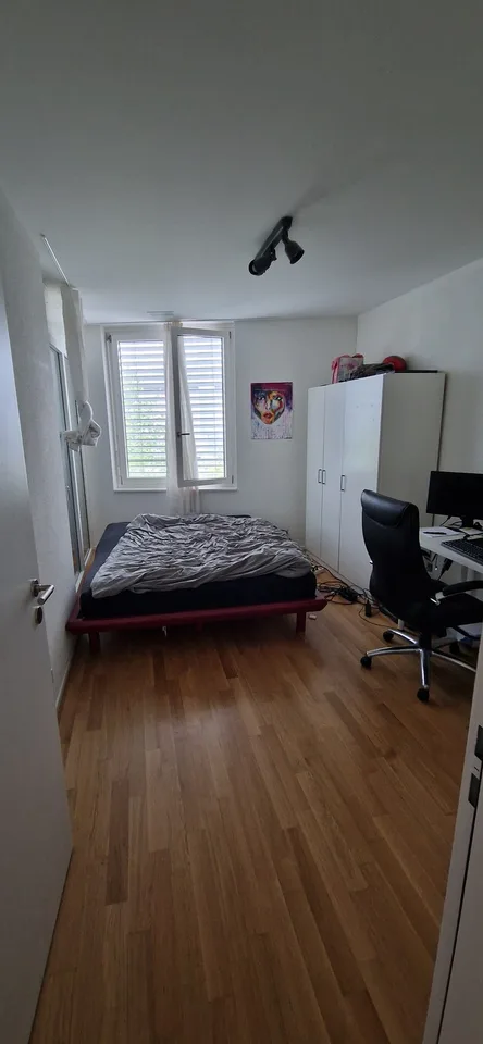Möbliertes WG-Zimmer mit eigenem Bad  Glattpark / Zürich