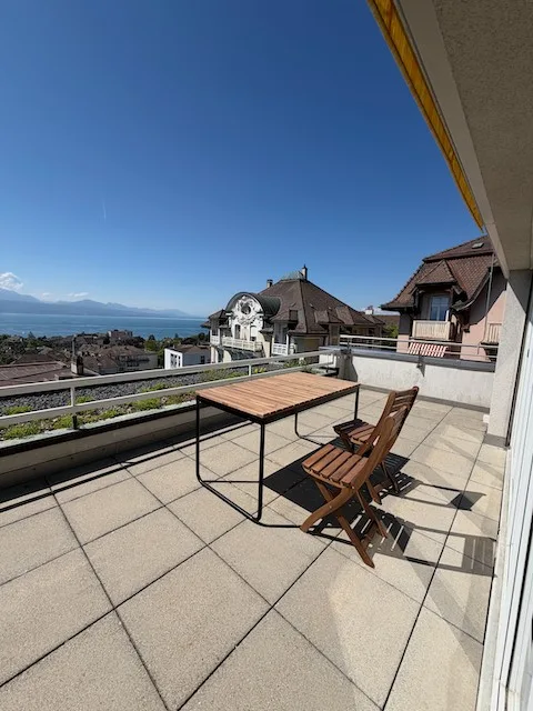 Übernahme des Mietvertrags Magnifique 2-Zimmer-Wohnung mit großer Terrasse, Seeblick & Alpenblick