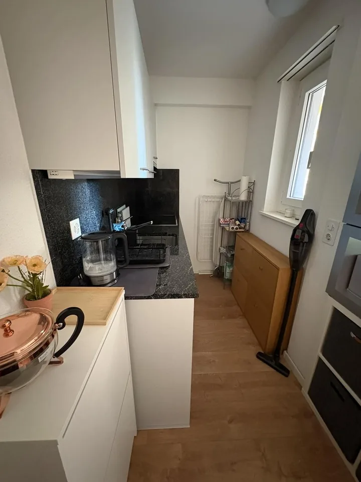 Perfectly located lakeside studio and balcony, available until end September 2027 furnished/part-furnished