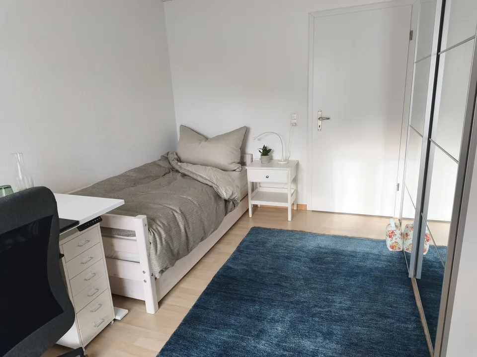 Privatzimmer mit eigener Dusche/WC, 28 Min bis ZH HB, inkl. Reinigung