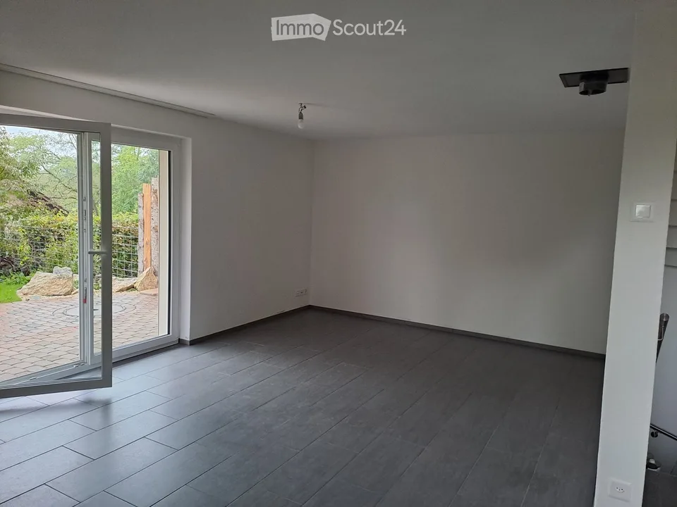 Renoviertes Doppeleinfamilienhaus an attraktiver Lage