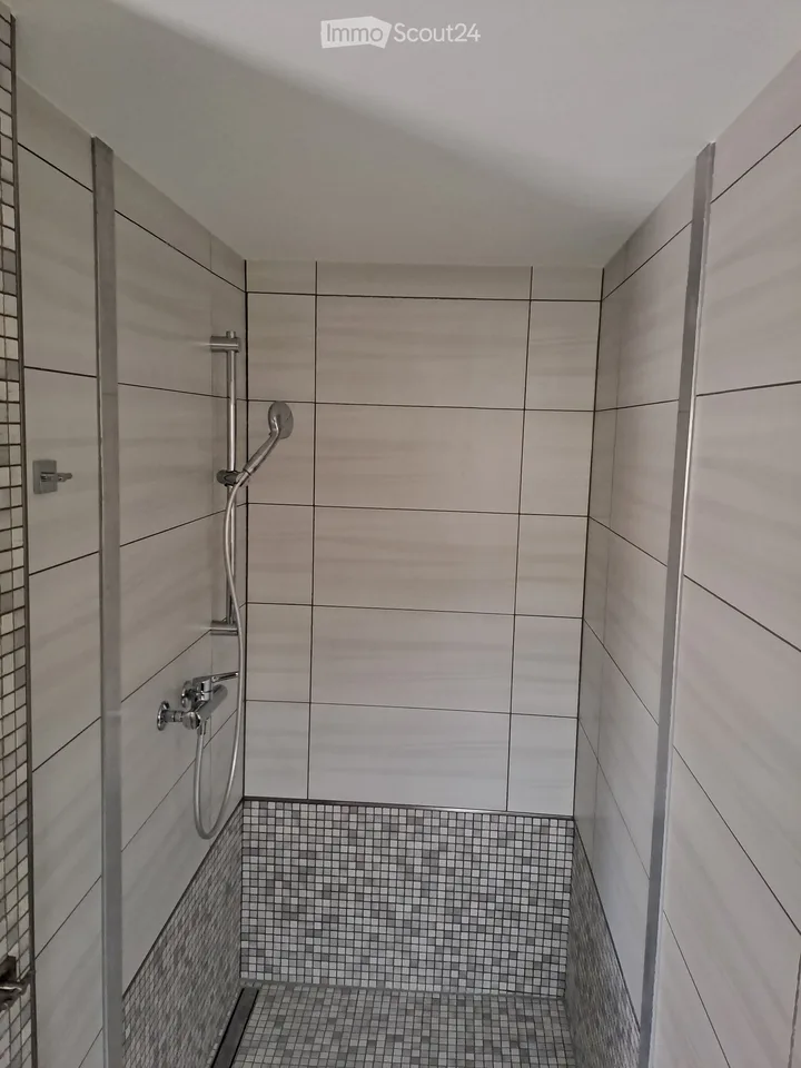 Renoviertes Doppeleinfamilienhaus an attraktiver Lage
