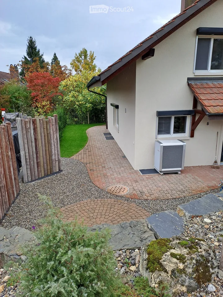 Renoviertes Doppeleinfamilienhaus an attraktiver Lage