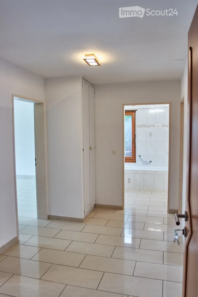 Grosszügige Wohnung mit Wintergarten, Cheminee und traumhafter Aussicht