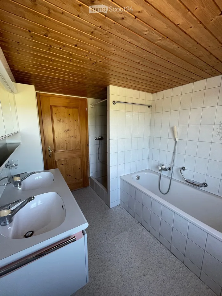 5.5-Zimmer-Doppel-Einfamilien-Bauernhaus in Niederbüren