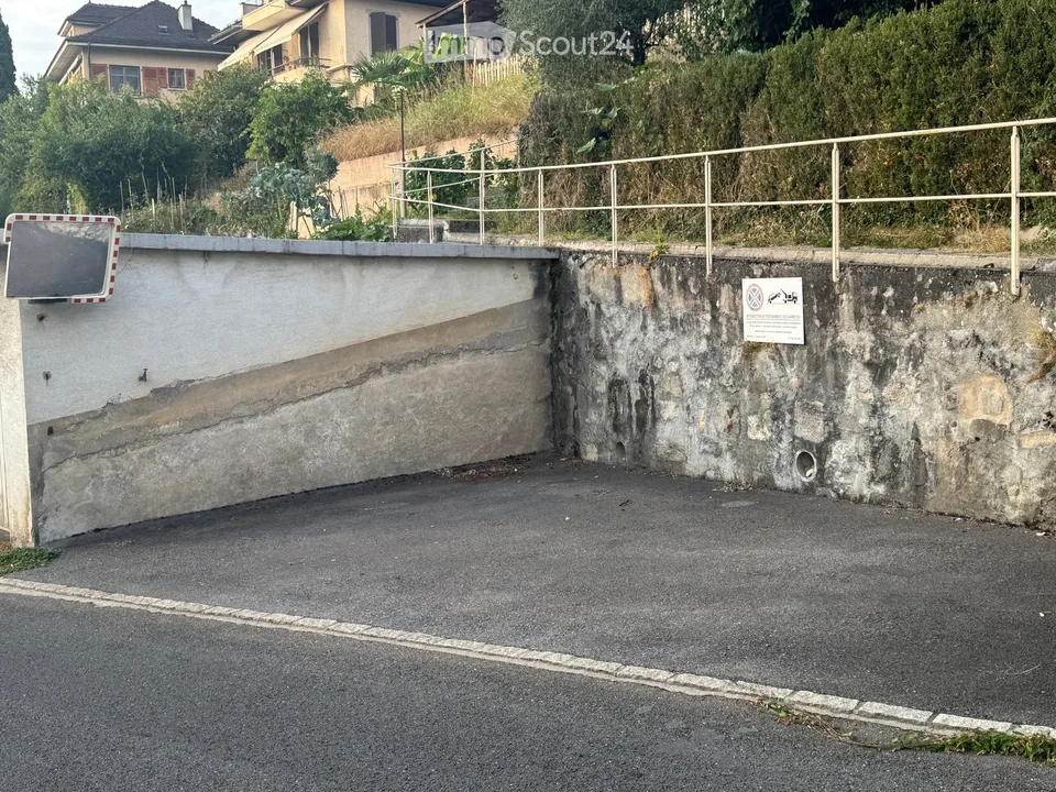 Großer Außenparkplatz zu vermieten