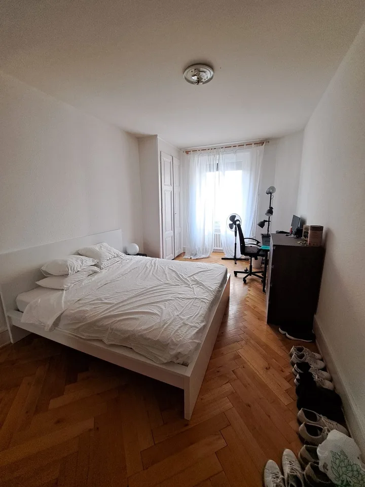 Bedroom in central Geneva, 5m from the station