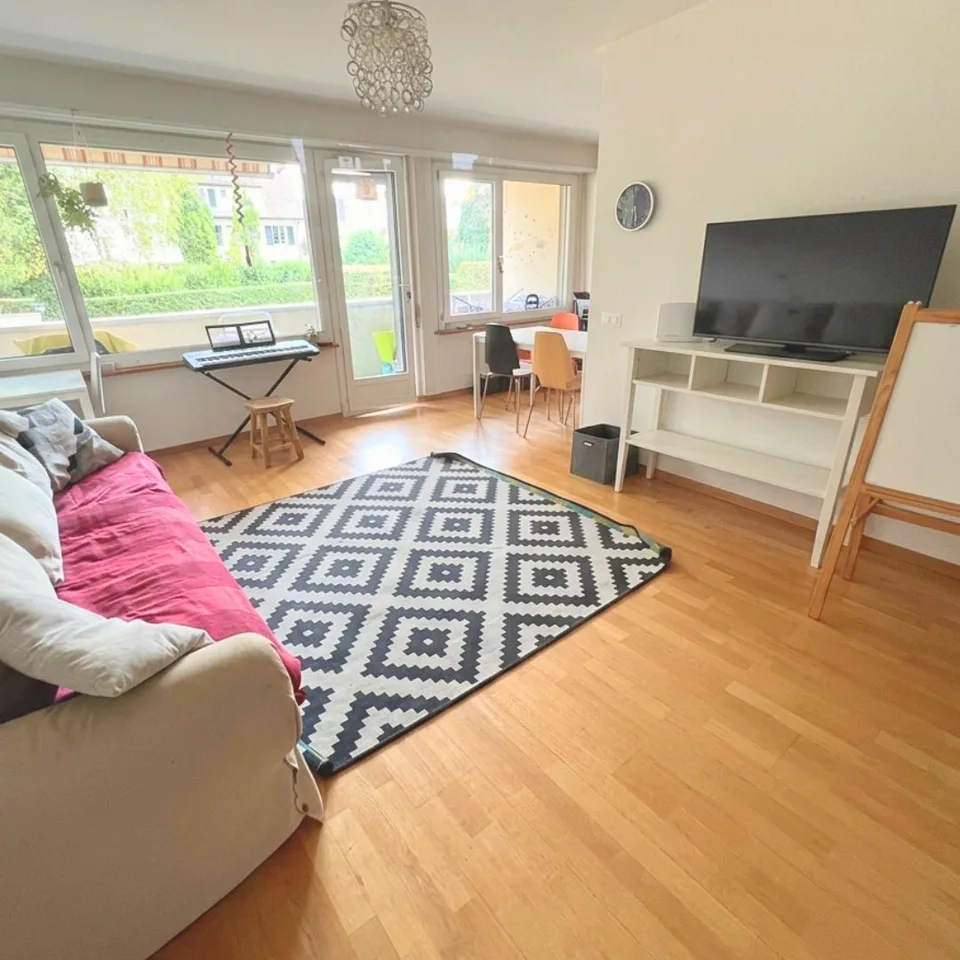 Sunny Apartment by the Lake in Biel  Looking for a Nachmieter