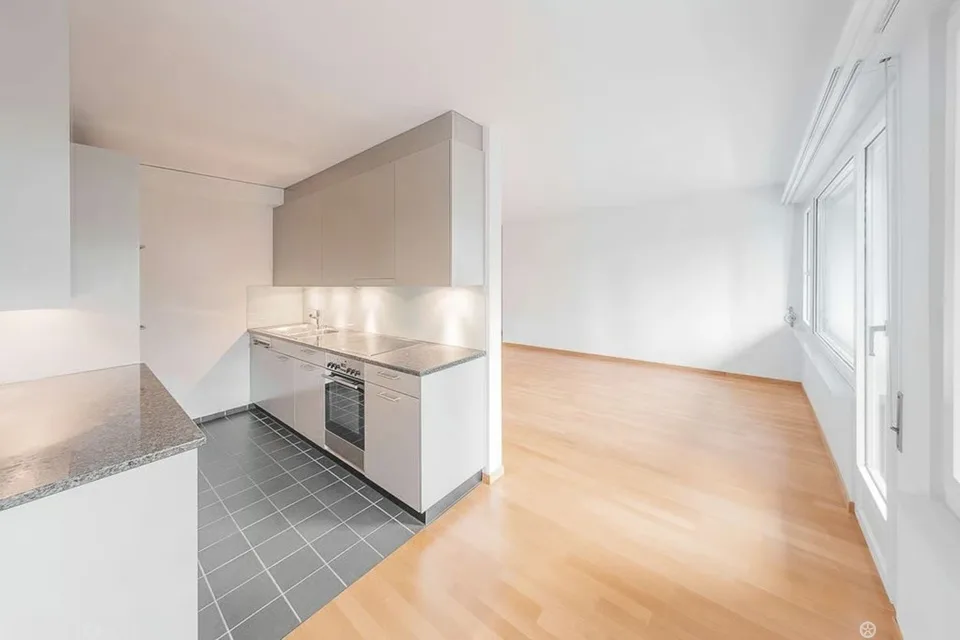 Sunny Apartment by the Lake in Biel  Looking for a Nachmieter