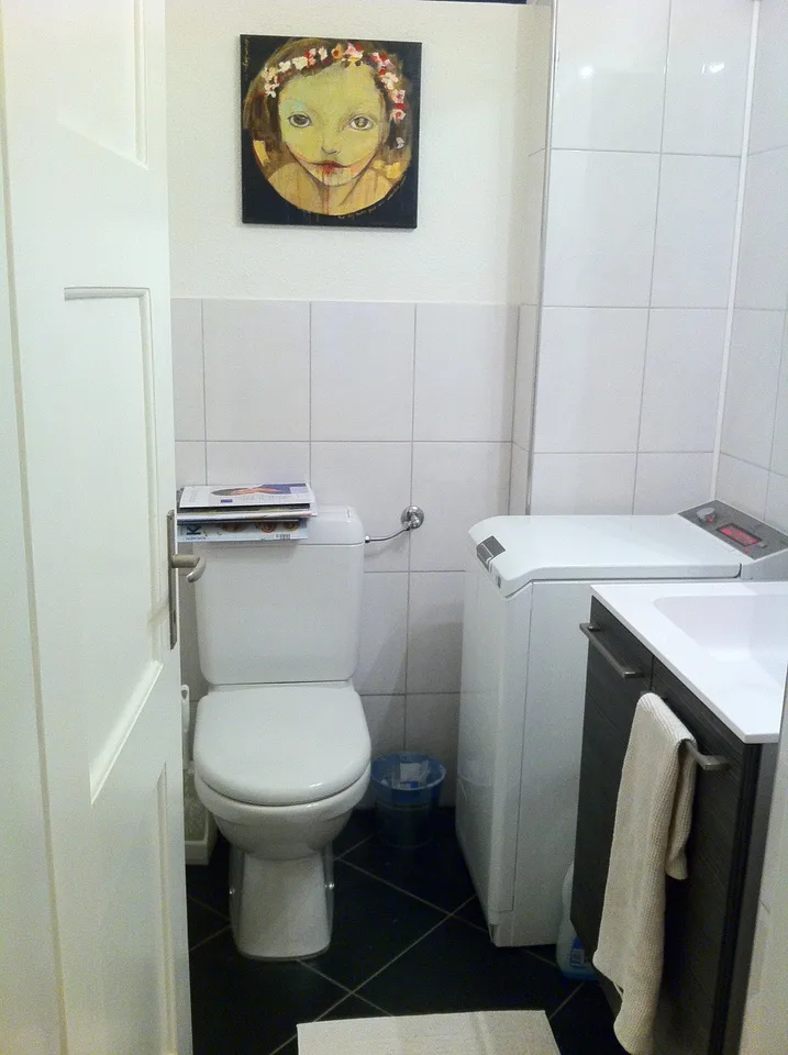 Sunny and quiet room - women only