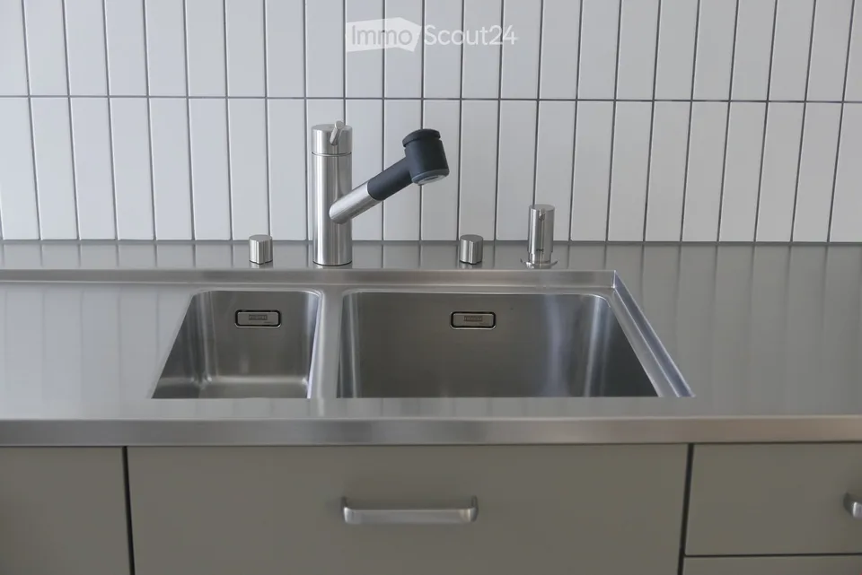 Wohnen direkt an der Aare in denkmalgeschützter Fabrikantenvilla