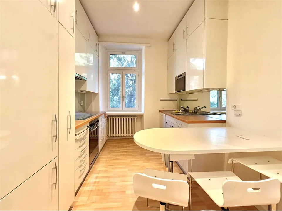 Appartement mit 5,5 Zimmern, Seeblick und Pool in Lugano Ruvigliana