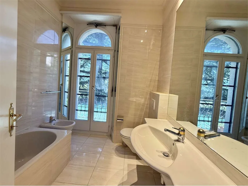 Appartement mit 5,5 Zimmern, Seeblick und Pool in Lugano Ruvigliana