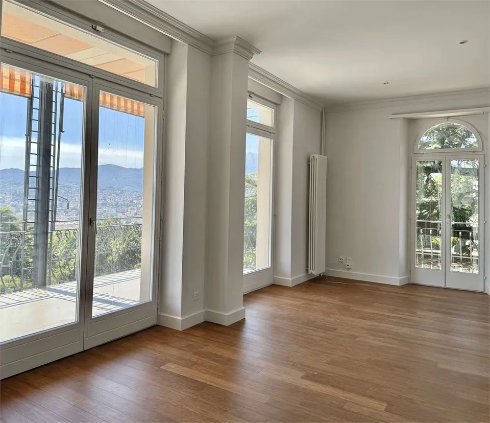 Appartement mit 5,5 Zimmern, Seeblick und Pool in Lugano Ruvigliana