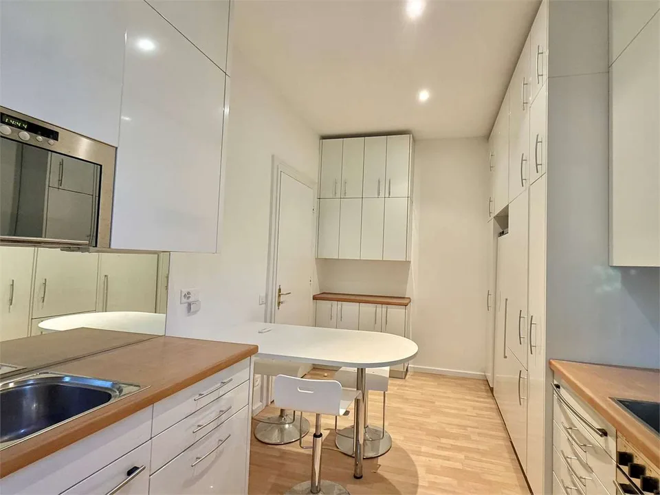 Appartement mit 5,5 Zimmern, Seeblick und Pool in Lugano Ruvigliana