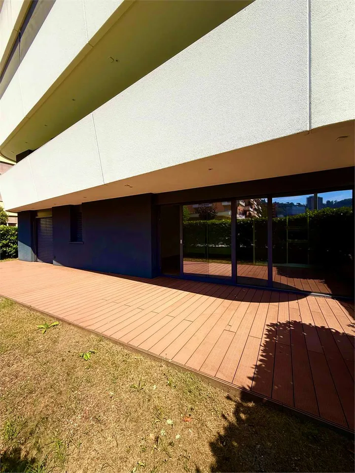 Luxury apartment, 4.5 rooms with large private garden in Pregas