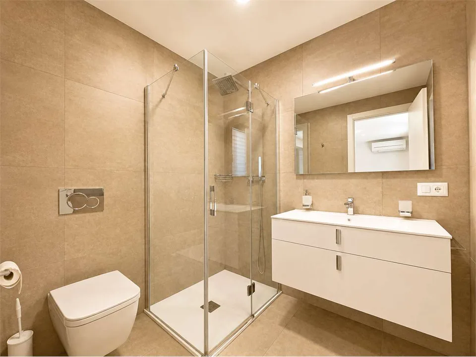 Luxury apartment, 4.5 rooms with large private garden in Pregas