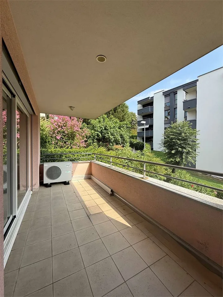 Wohnung mit 2,5 Zimmern im Grünen in Lugano Breganzona