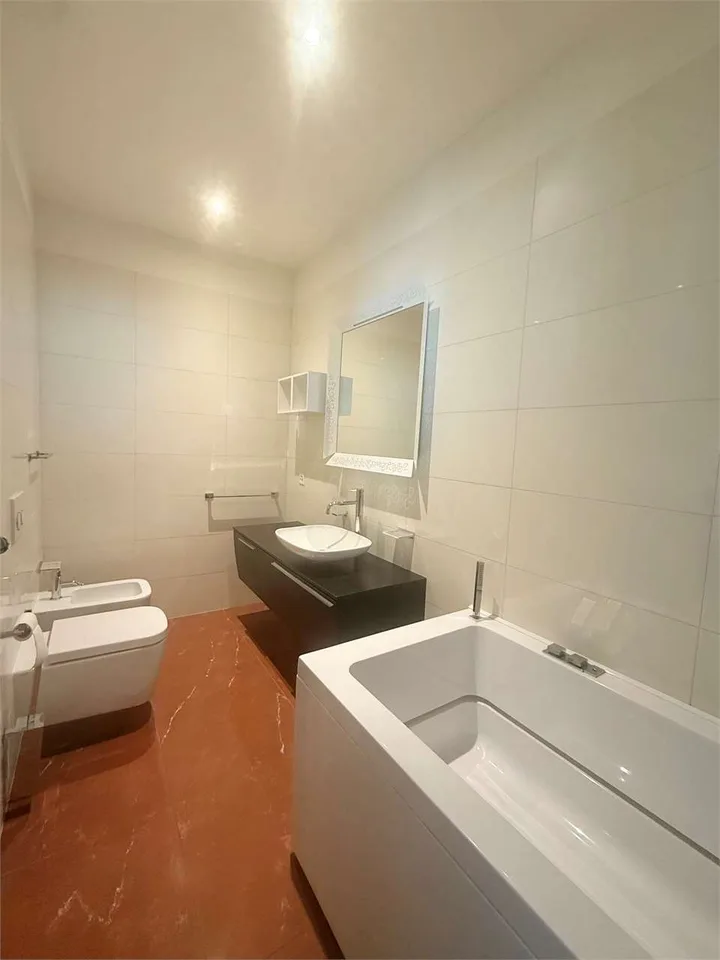 Moderne 3.5-Zimmer-Wohnung mit Balkon zur Miete, nur zwei Schritte entfernt