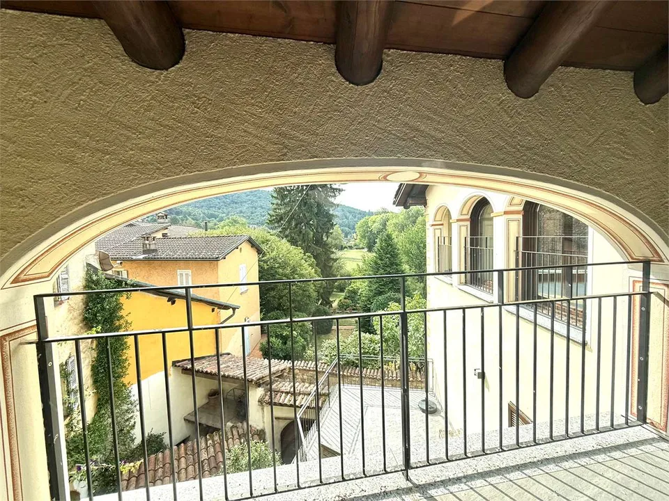 Atticapartment mit 5,5 Zimmern, Terrasse und privatem Garten in O