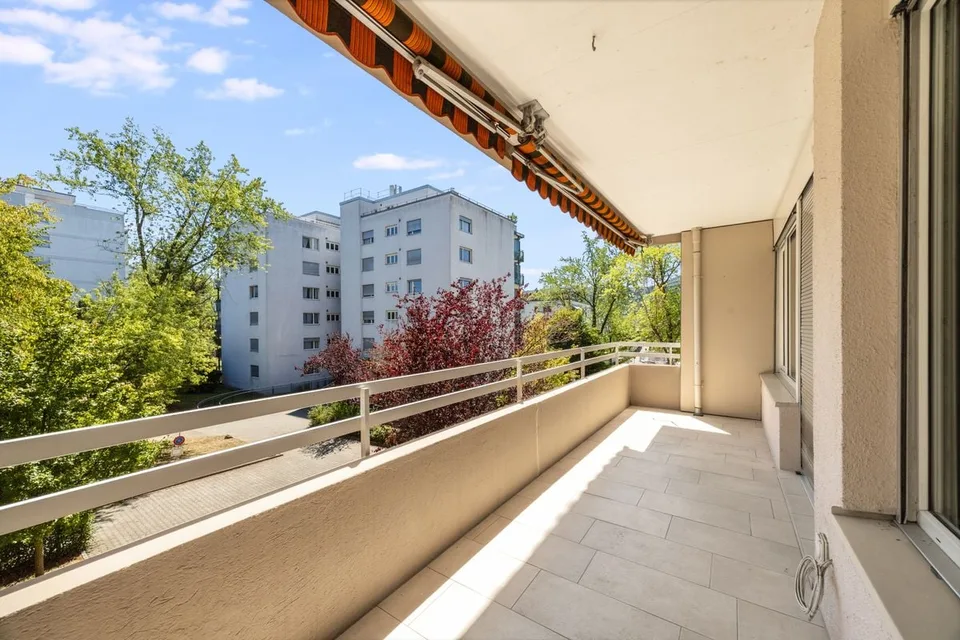 Spacious 5.5-room apartment in a family-friendly location