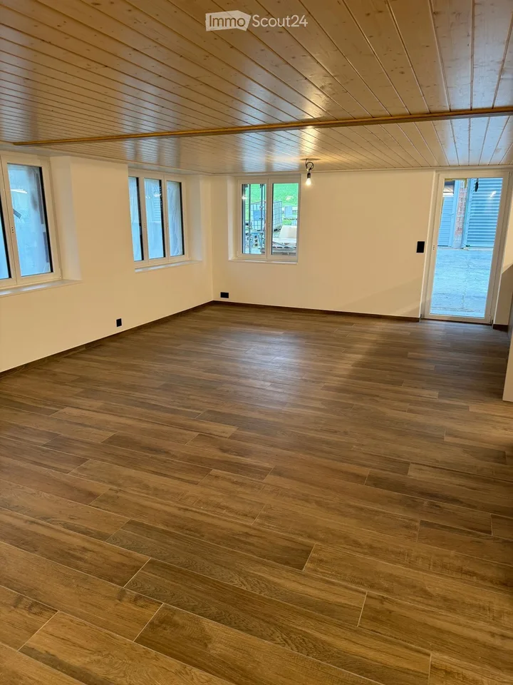 Moderne 5.5-Zimmer-Neubauwohnung mit Balkon und schöner Aussicht in Auswil