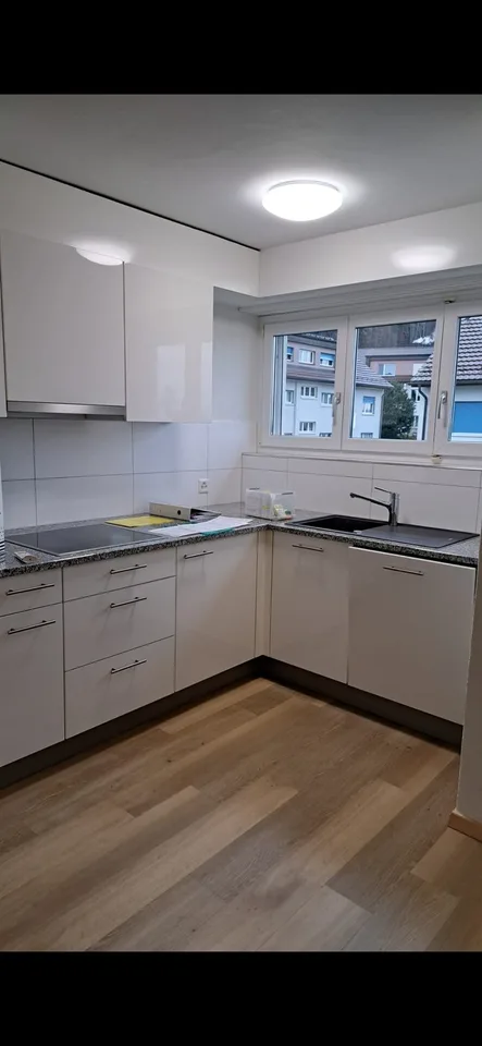 Moderne 4.5 Zimmer Wohnung mit 2 Balkonen und See&Bergblick – Foto 19 von 23