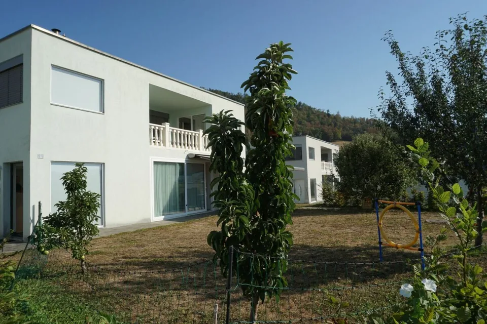 ARI-262 - Magnificent ground floor with 5.5 rooms in a two-unit house