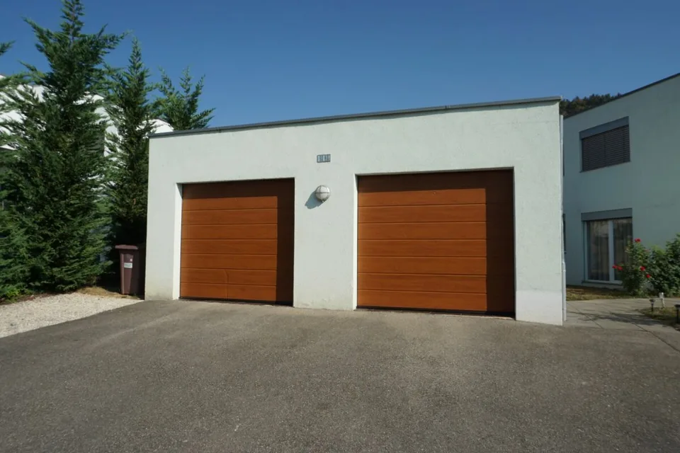 ARI-262 - Magnificent ground floor with 5.5 rooms in a two-unit house