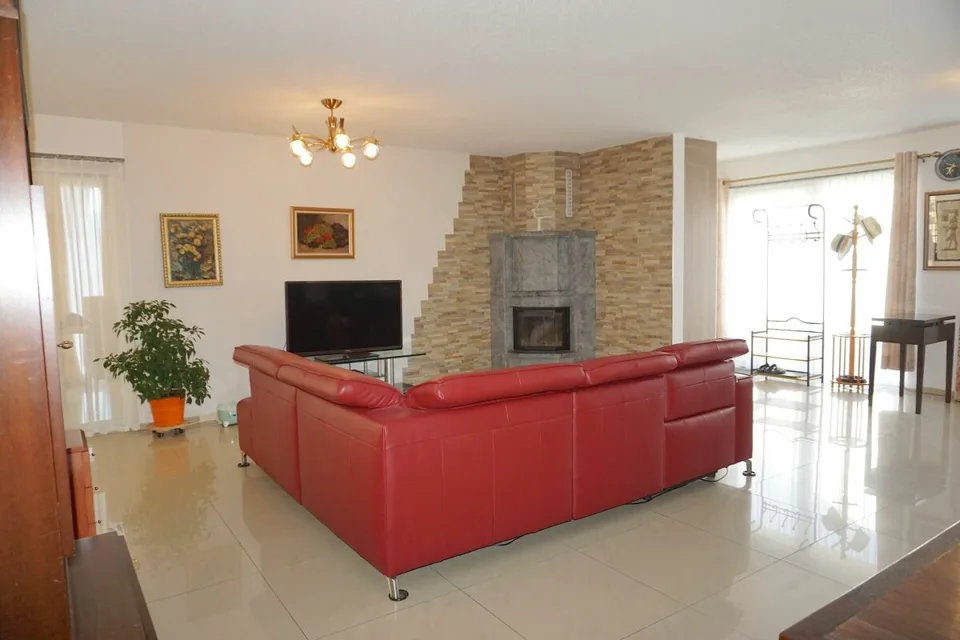 ARI-262 - Magnificent ground floor with 5.5 rooms in a two-unit house