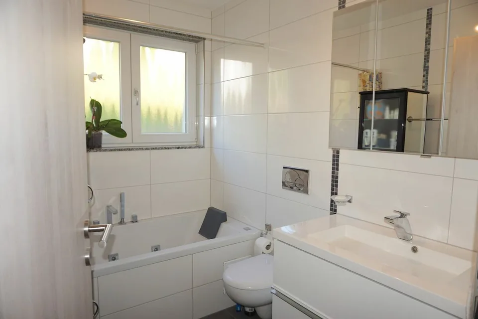 ARI-262 - Magnificent ground floor with 5.5 rooms in a two-unit house