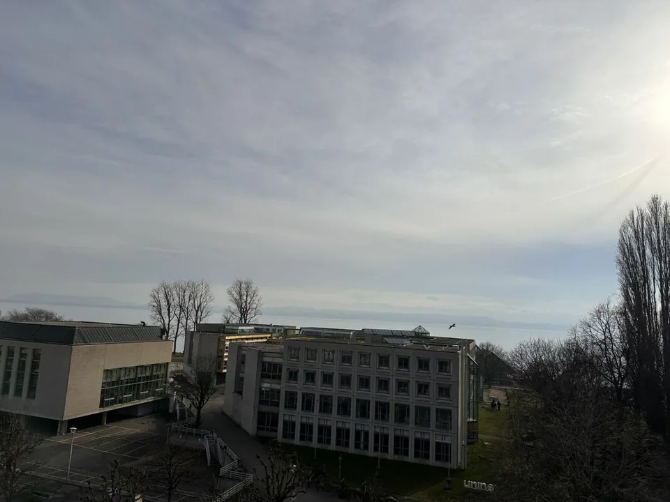 Meraviglioso appartamento di 6 locali all'ultimo piano di un edificio di carattere - Rue Edouard-Desor 3 a Neuchâtel