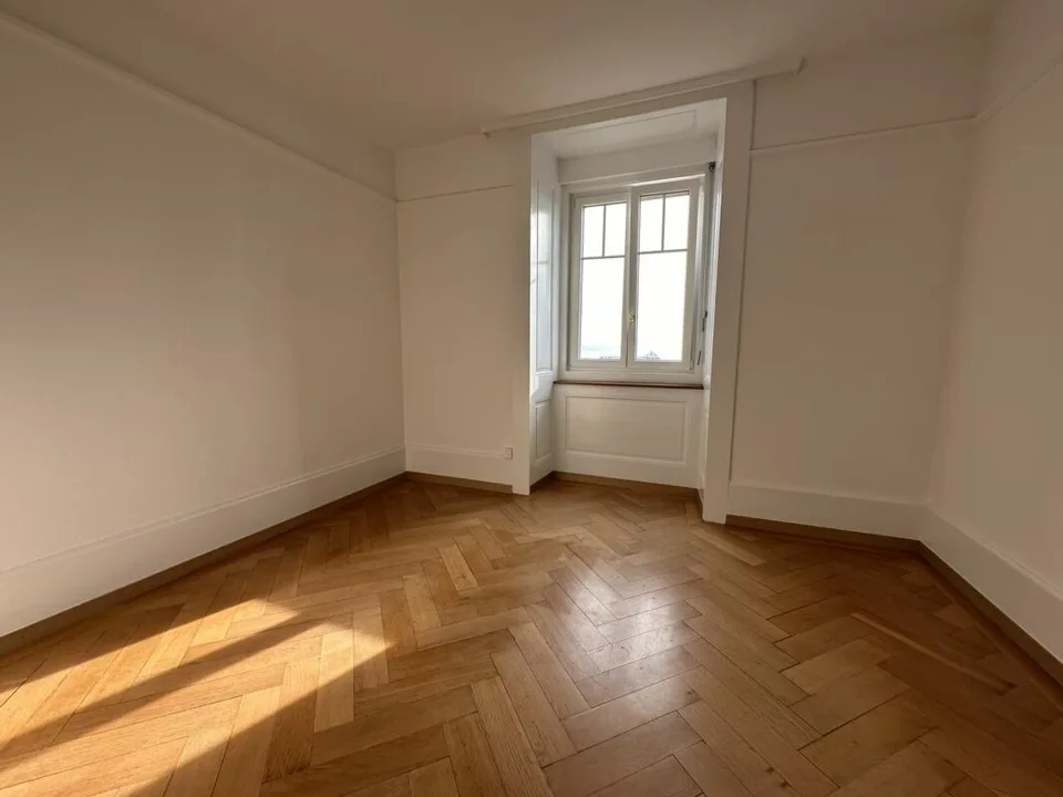 Meraviglioso appartamento di 6 locali all'ultimo piano di un edificio di carattere - Rue Edouard-Desor 3 a Neuchâtel